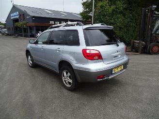 Mitsubishi Outlander 2.0 16v  4x2 picture 2