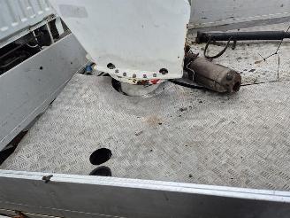 Nissan NT400 2.5 DCI Hoogwerker picture 10