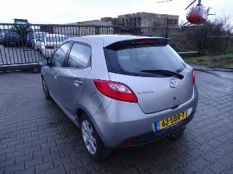 Mazda 2 1.3 picture 2