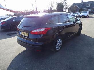 Vrakbiler auto Ford Focus Wagon 1.1 Ti-VCT EcoBoost 2013/9