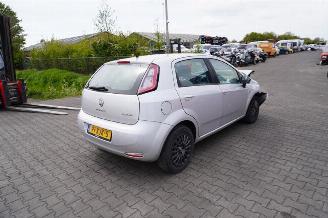 Vrakbiler auto Fiat Punto 0.9 TwinAir 2012/6