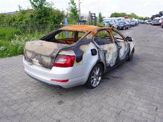 Uttjänta bilar auto Skoda Octavia 1.6 TDi 2016/9