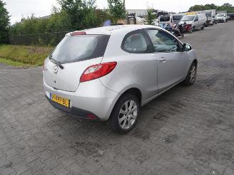Vrakbiler auto Mazda 2 1.3 16v 2009/7
