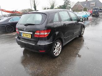 Damaged car Mercedes B-klasse 200 2008/8