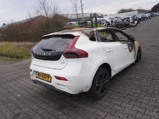 Purkuautot passenger cars Volvo V-50 2.0 D2 2015/11