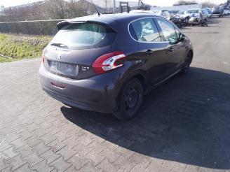 Vrakbiler auto Peugeot 208 1.6 HDi 2013/7