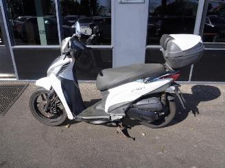 krockskadad bil motor Kymco  Miller 125 2018/10