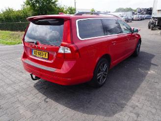 Vrakbiler auto Volvo V-70 2.0 T5 2013/1