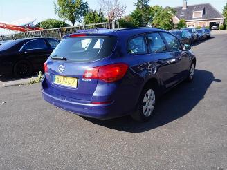Unfallwagen Opel Astra SPORTS TOURER 1.3 CDTi 2011/2