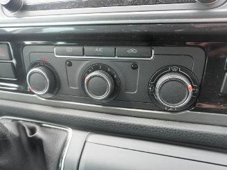 Volkswagen Transporter 2.0 TDi 204 Dubbelcabine picture 12
