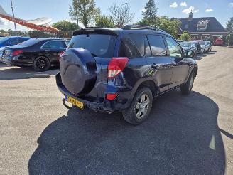 uszkodzony samochody osobowe Toyota Rav-4 2.2 D-4D 16V 4x4 2007/7