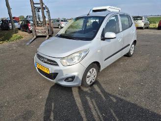Coche accidentado Hyundai I-10 1.1i 12V 2012/6