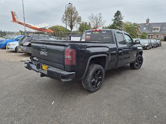 Schadeauto GMC Sierra 5.3 2018/2