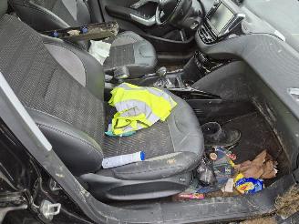Peugeot 2008 1.2 12V picture 8