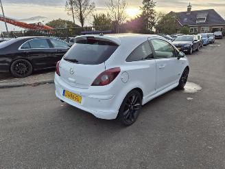 krockskadad bil auto Opel Corsa 1.4 16V 2011/3