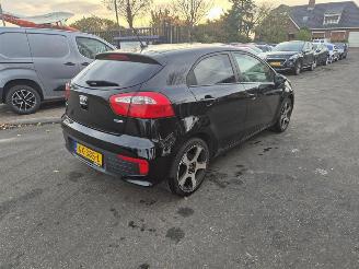 uszkodzony samochody osobowe Kia Rio 1.2 CVVT 2015/9