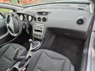 Peugeot 308 SW 1.6 VTi picture 5