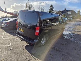 krockskadad bil bedrijf Peugeot Expert 2.0 Blue HDi 2019/1