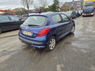 Voiture accidenté Peugeot 207 1.6 16V 2006/8