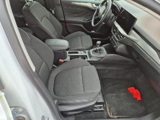 Ford Focus 1.0 hybrid picture 8