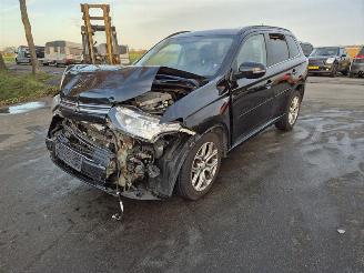 Mitsubishi Outlander 2.0 16v PHEV 4x4 picture 3