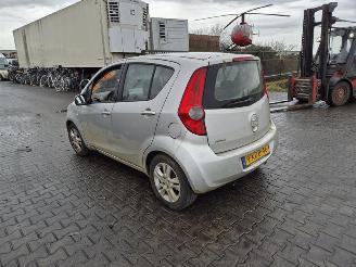 Opel Agila 1.0 12v picture 2