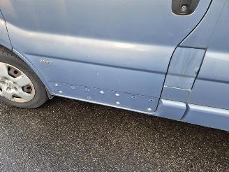 Opel Vivaro 2.5 CDTi DC picture 10