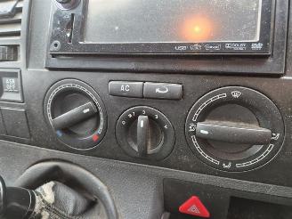 Volkswagen Transporter 1.9 TDi picture 8