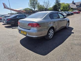 Unfallwagen Volkswagen Passat 1.6 TDi 2012/6