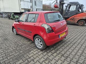 Suzuki Swift 1.3 picture 2