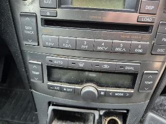 Toyota Avensis wagon  2.4 16v picture 16