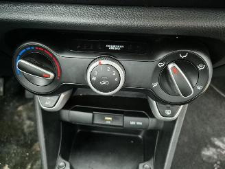 Kia Picanto 1.0 12v picture 8