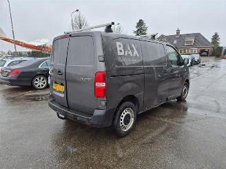krockskadad bil bedrijf Toyota Proace 2.0 D4D 2022/8