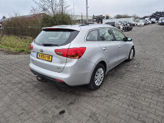 rozbiórka samochody osobowe Kia Cee d 1.6 GDi 2013/3