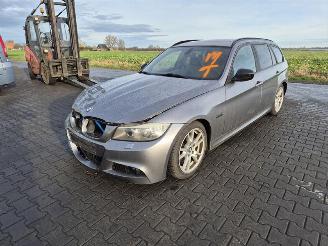 BMW 3-serie 318d Touring picture 3