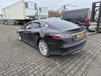 Tesla Model S 85 picture 2