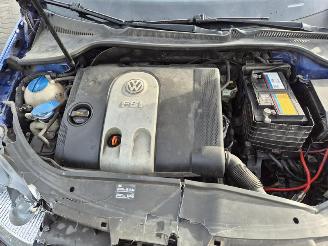 Volkswagen Golf 1.6 FSi picture 9