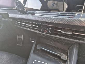 Volkswagen Golf 2.0 TSi R picture 7