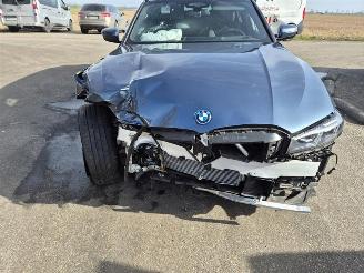 BMW 3-serie 330e Touring picture 17