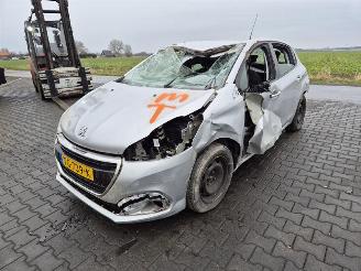 Peugeot 208 1.2 12v picture 3