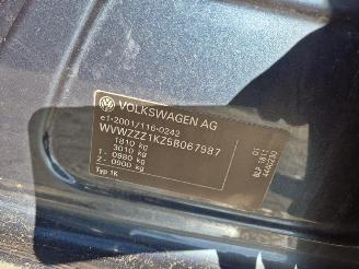 Volkswagen Golf 1.6 FSi picture 9