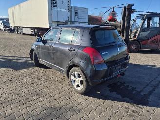 Suzuki Swift 1.3 picture 2