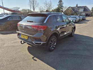 damaged passenger cars Volkswagen T-Roc 1.0 TSi 2019/7