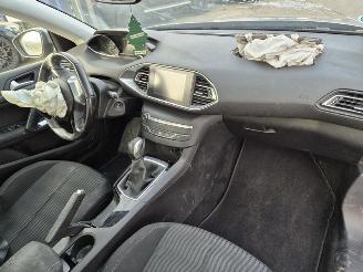 Peugeot 308 SW 1.2 12v picture 7