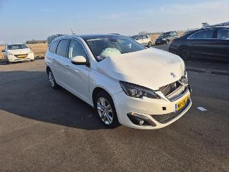 Peugeot 308 SW 1.2 12v picture 4