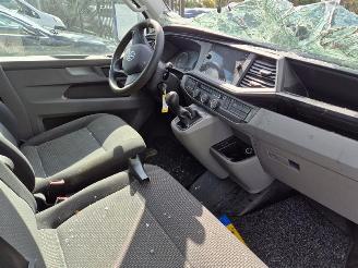 Volkswagen Transporter 2.0 TDi picture 8