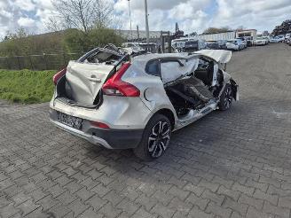 Vrakbiler auto Volvo V-40 Cros Contry 1.5 T3 2018/1
