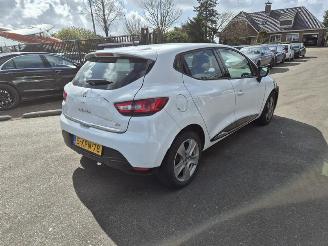 skadebil auto Renault Clio 0.9 TCe 2013/6