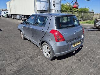 Suzuki Swift 1.3 picture 2