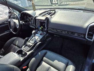 Porsche Cayenne S HYBRID picture 5